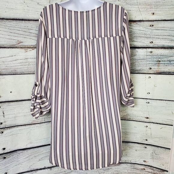 Maurices Women’s Blouse L Gray Burgundy Striped Long Sleeve Zip Front - Picture 3 of 8